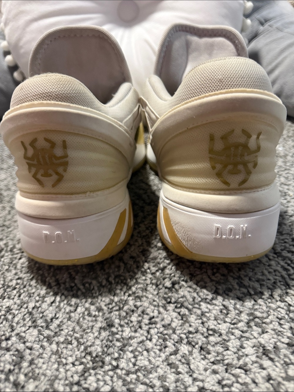 adidas D.O.N. Issue 2 White Gold Metallic Basketball Shoes Kids 6.5Y - Picture 3 of 5